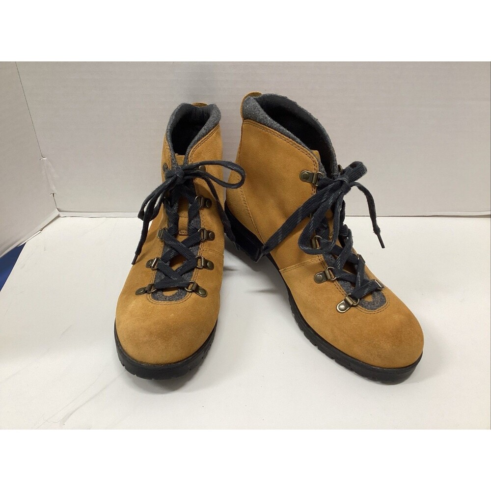 Clark’s faralyn hiking boots  women’s 10 26122611 nubuck